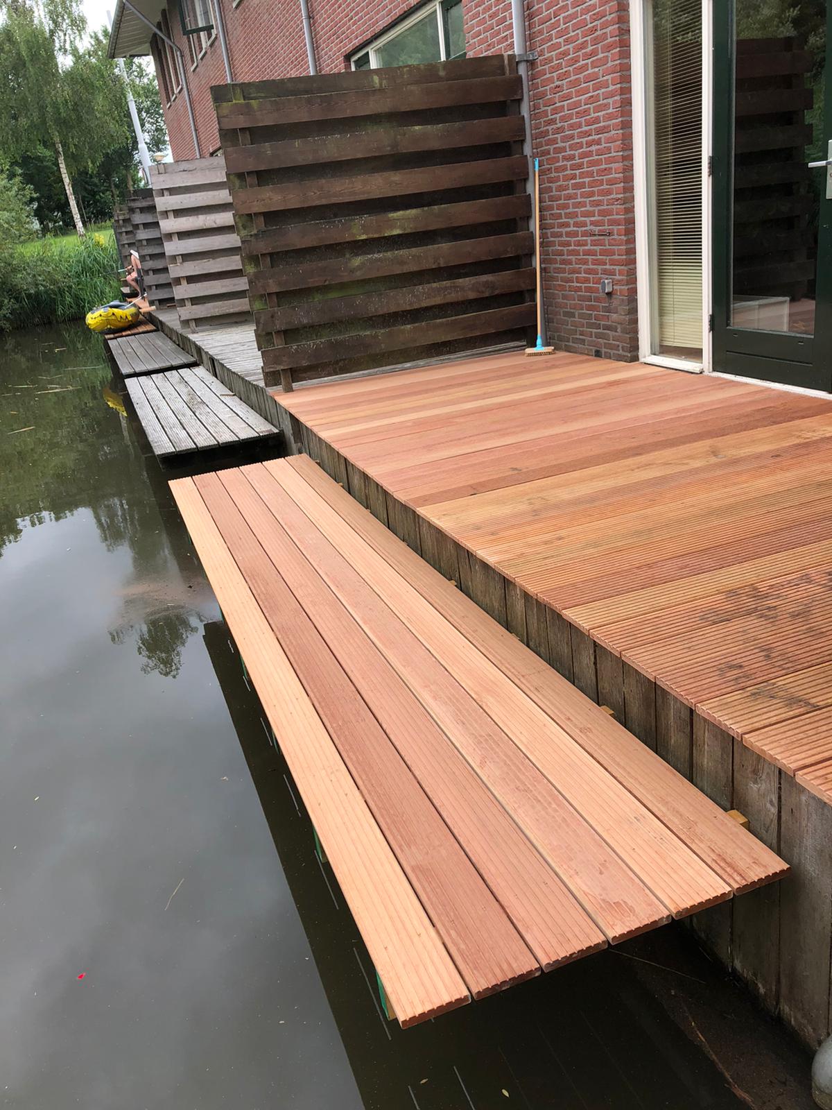 Roermond - Vervangen vlonders aan het water